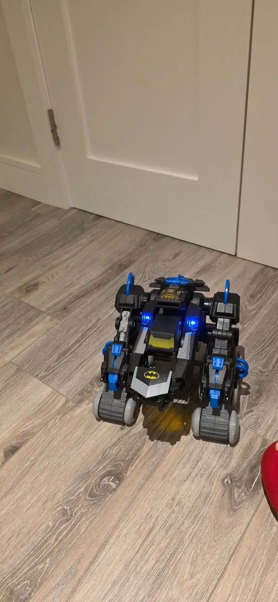 Imaginext Batman Transforming R/C Batmobile & Joke - Image 3