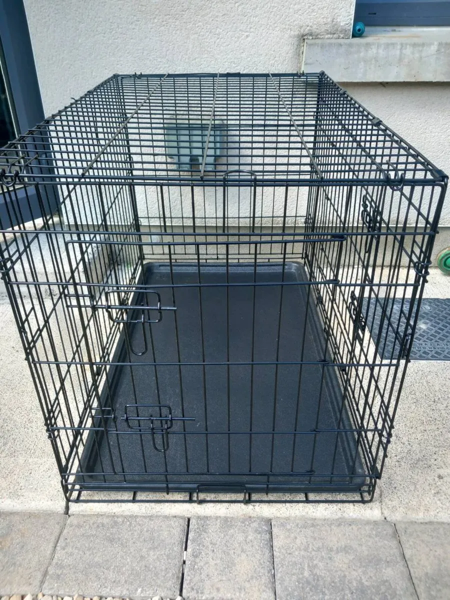 Large dog travel crate. - Image 1