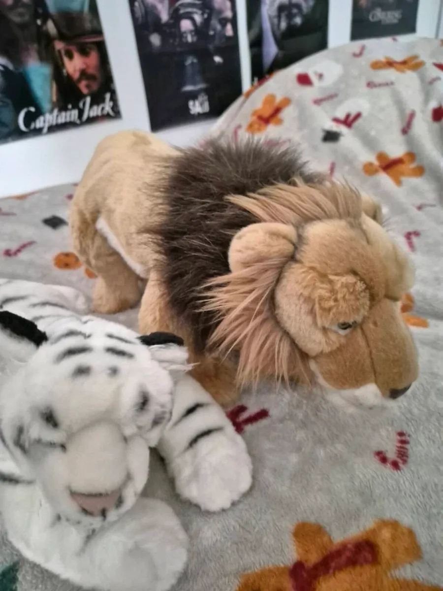 BUNDLE OF TOYS - Image 1