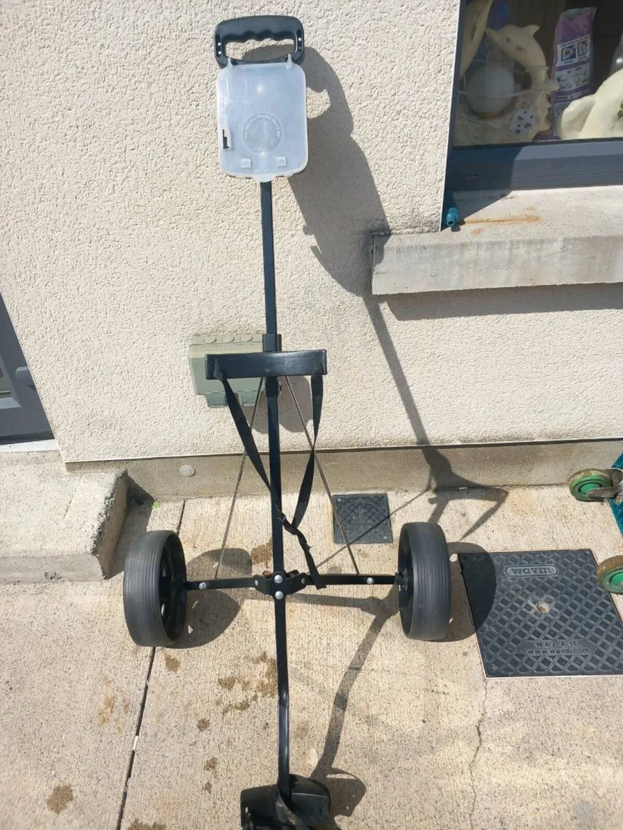 Tour xt-s golf trolley. - Image 2