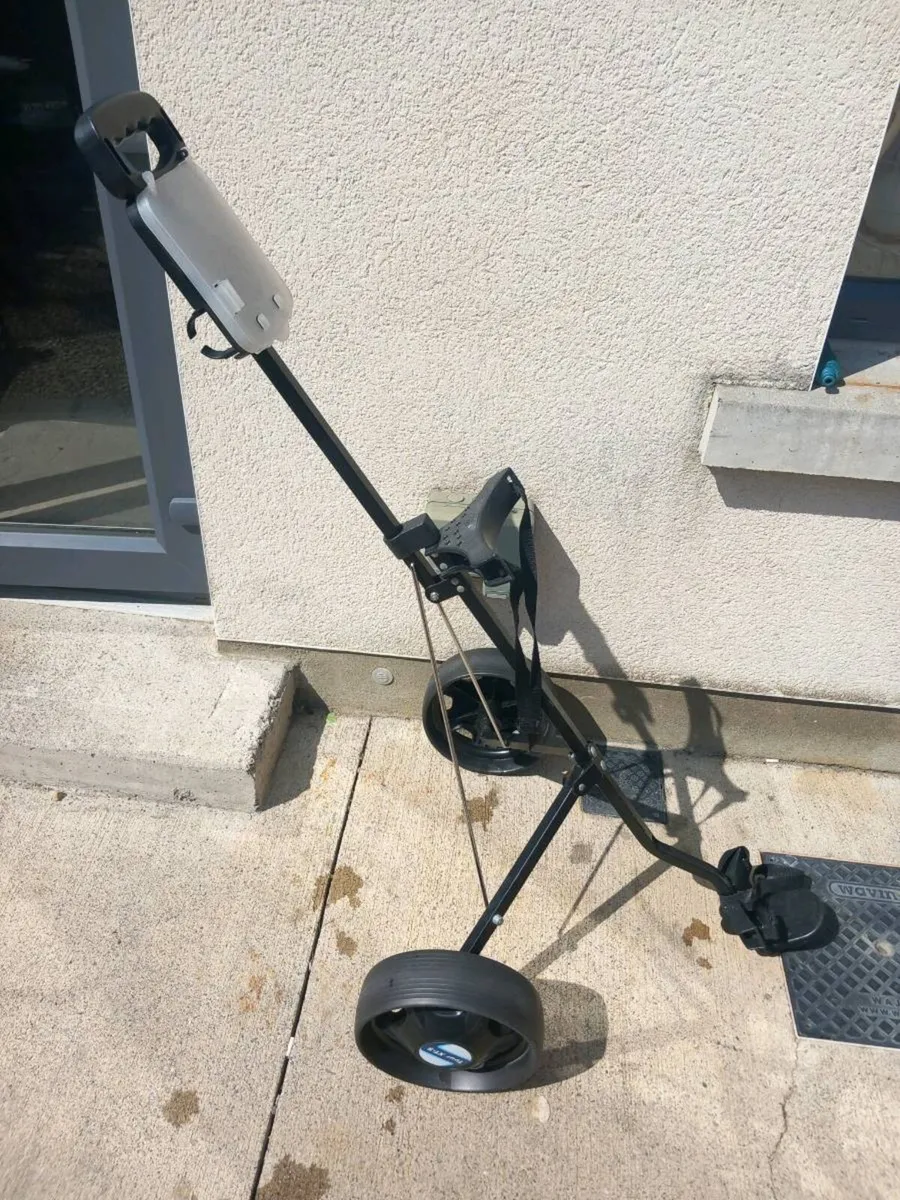 Tour xt-s golf trolley. - Image 1