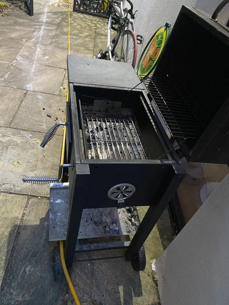 Grill BBQ Barbeque with Cover - Image 1