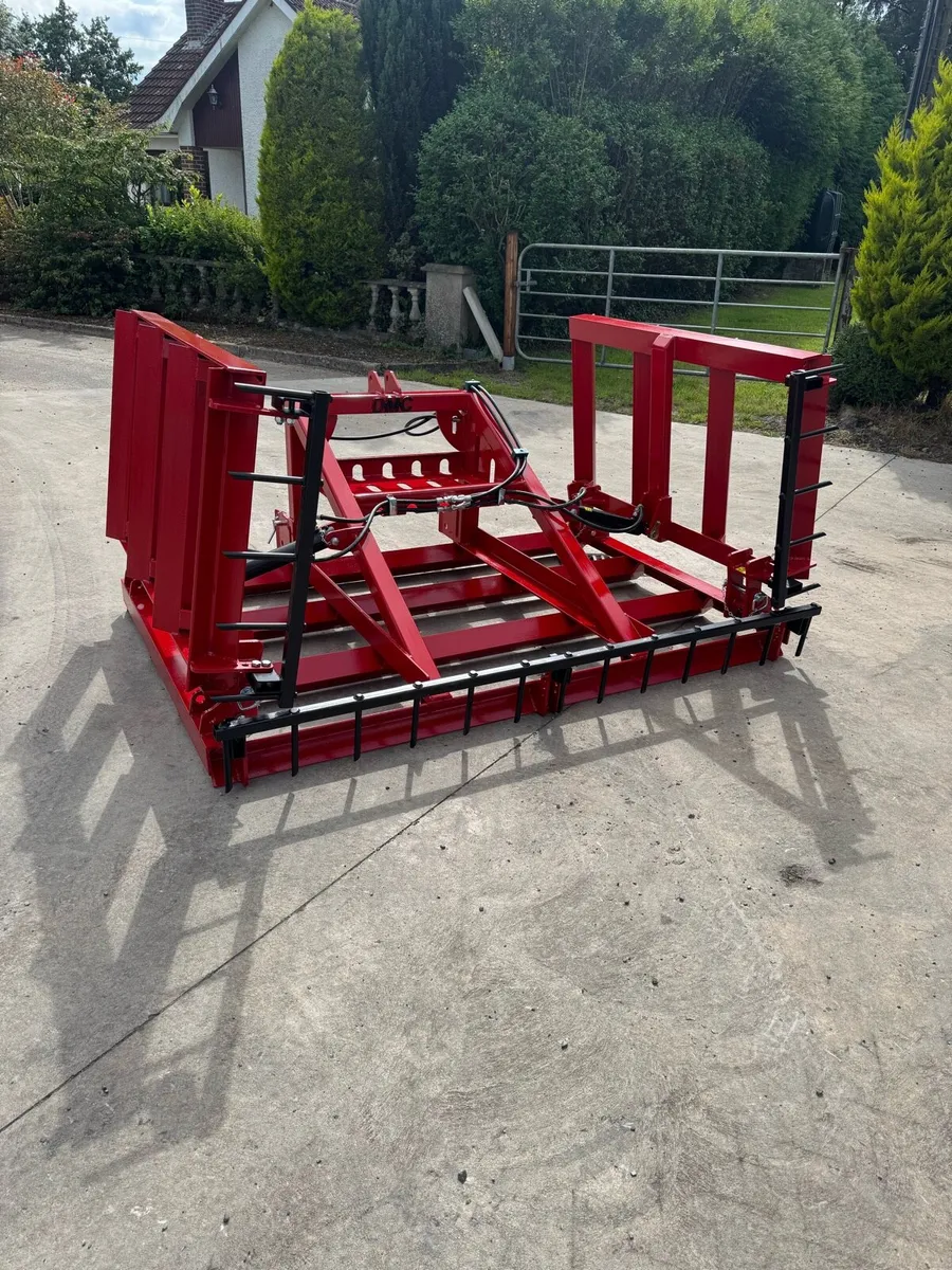 14ft hydraulic folding land leveller - Image 1