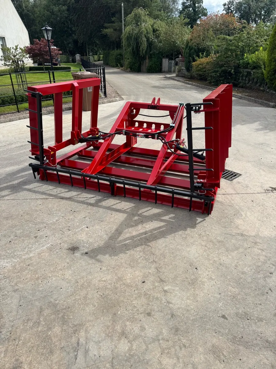 14ft hydraulic folding land leveller - Image 2