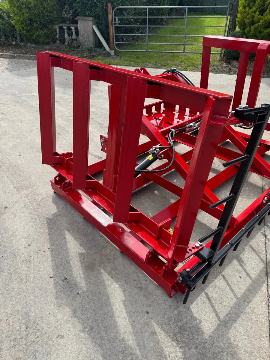 14ft hydraulic folding land leveller - Image 3