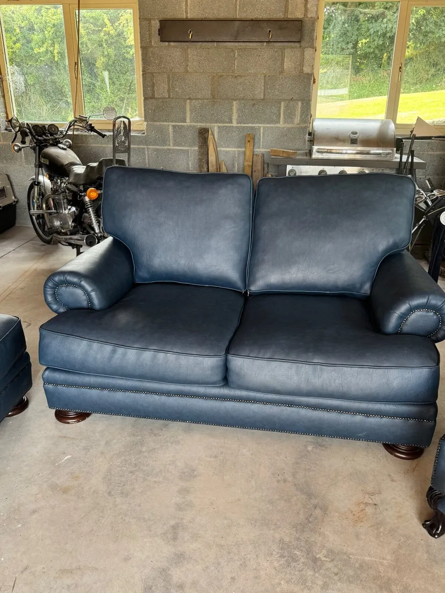 3 piece sofa - Image 2