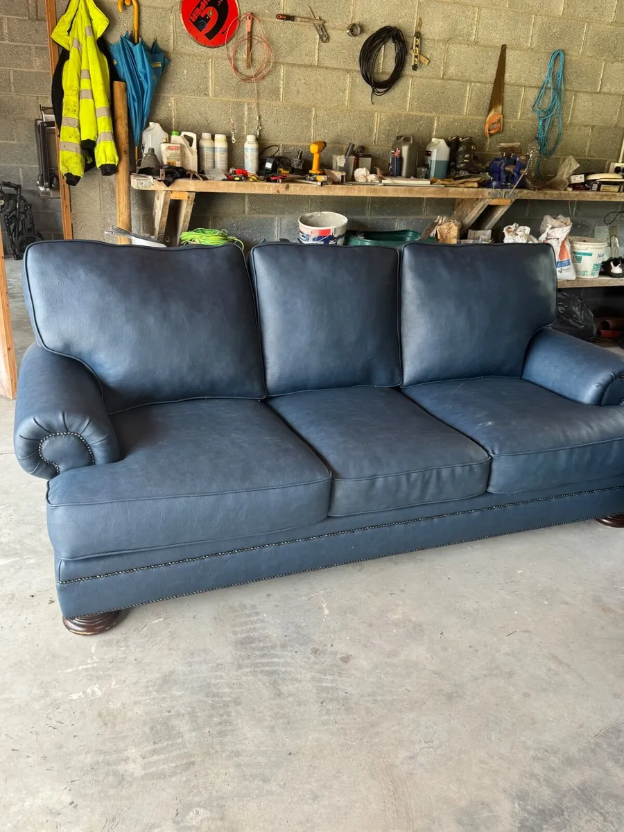3 piece sofa - Image 1