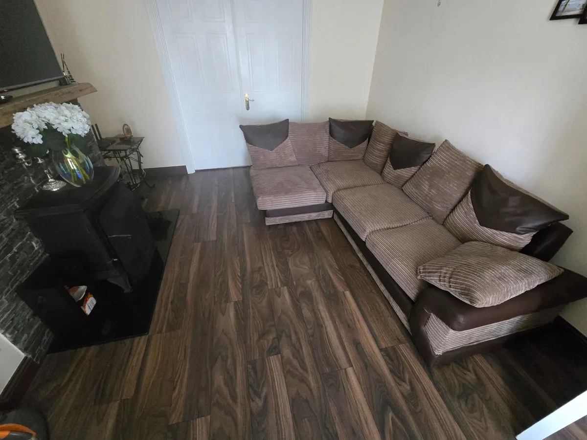 Furniture/Sofa - Image 2