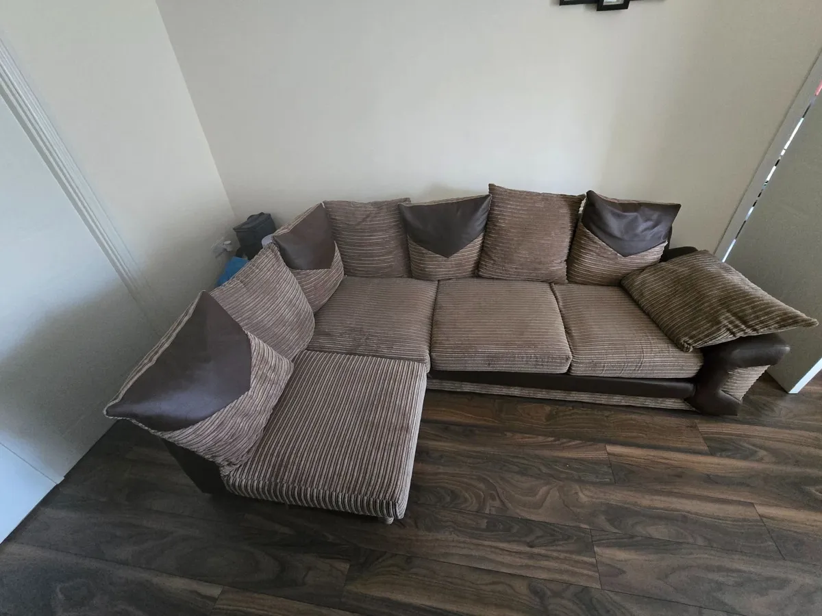 Furniture/Sofa - Image 4