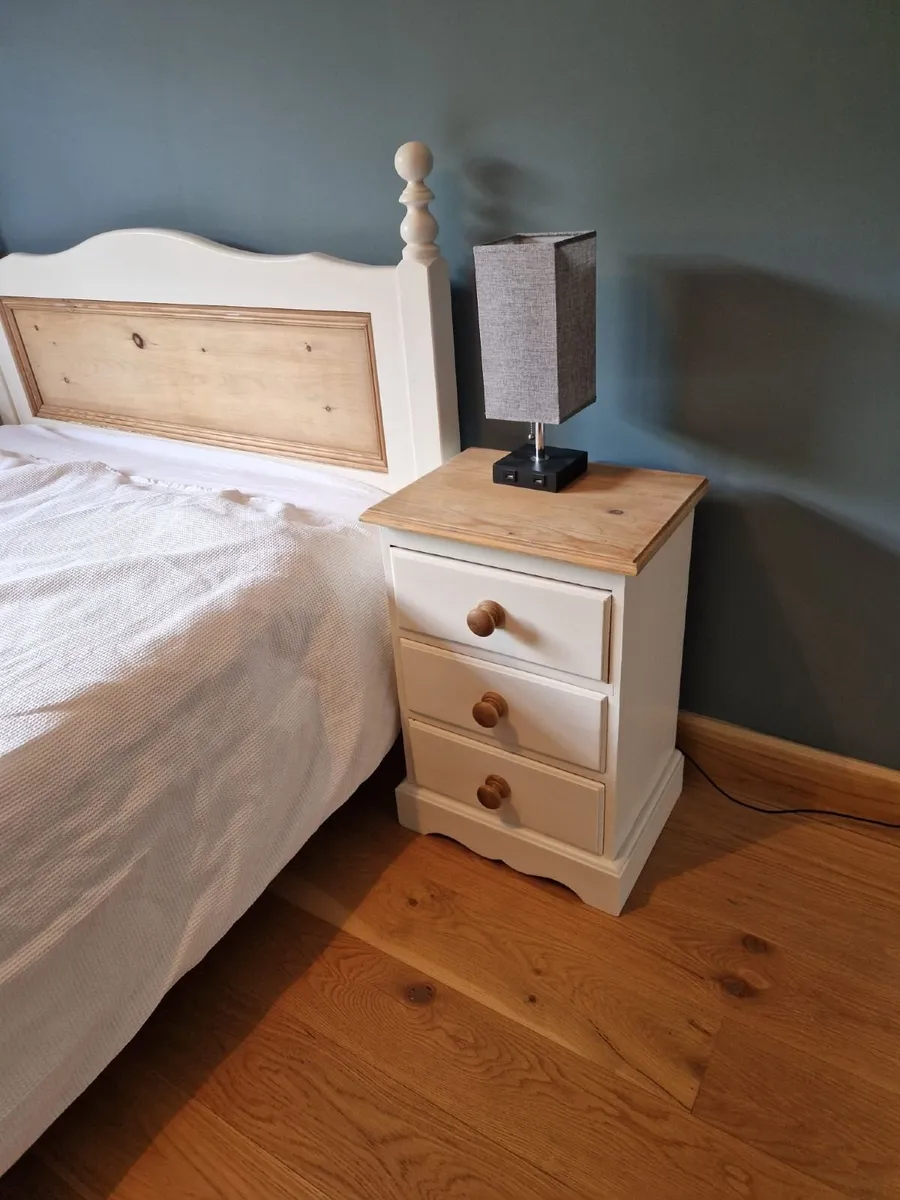 Cottage- style bedroom furniture - Image 2