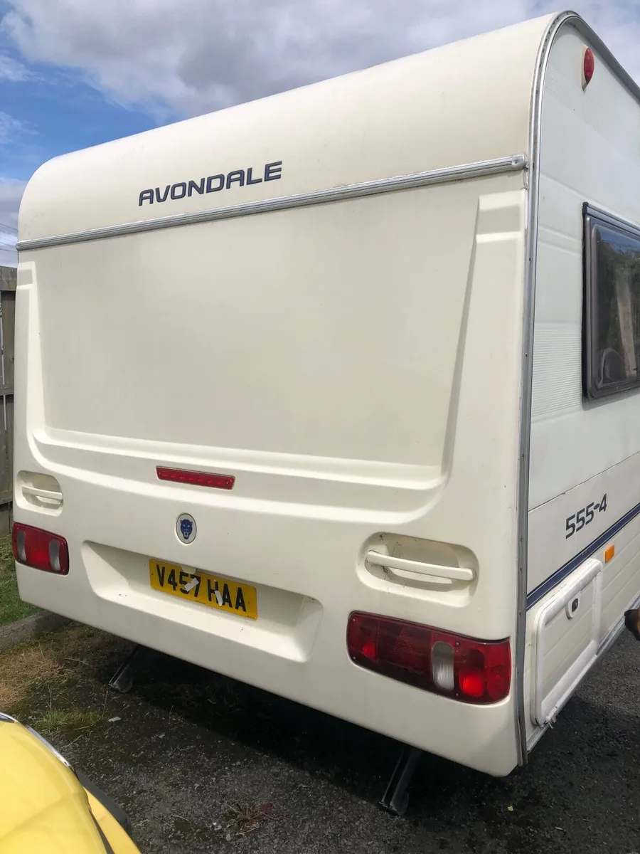 Caravan 4./5 berth  with permanent end bed . - Image 1