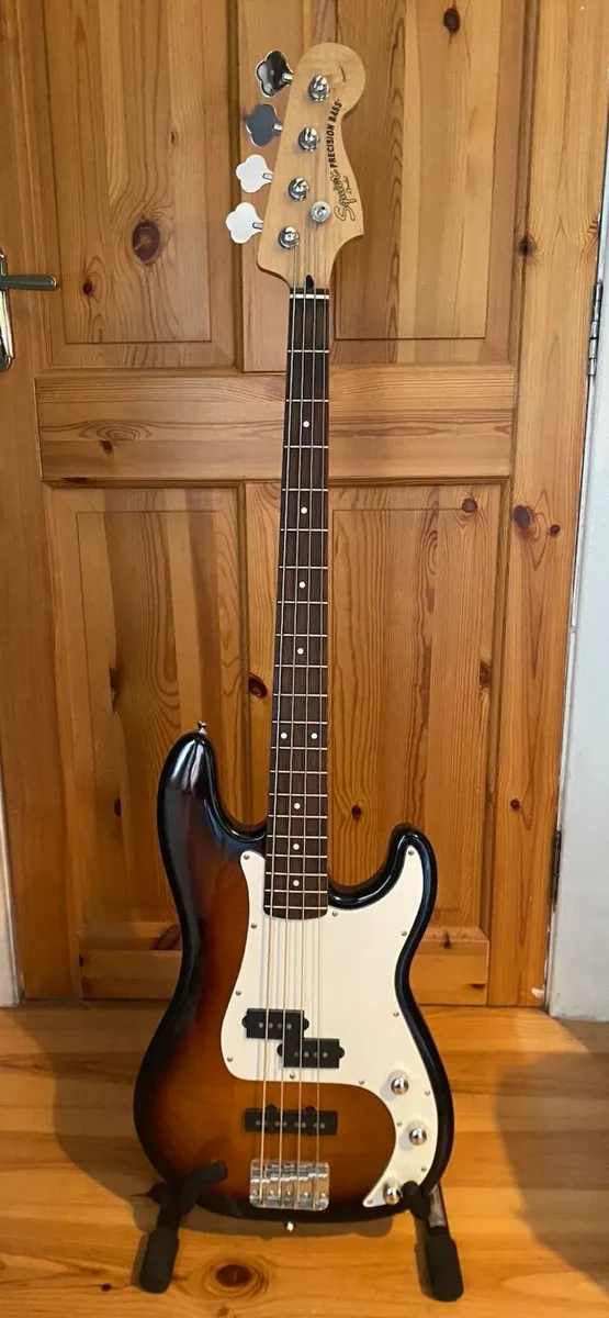 Fender Squier PJ Bass - Image 1