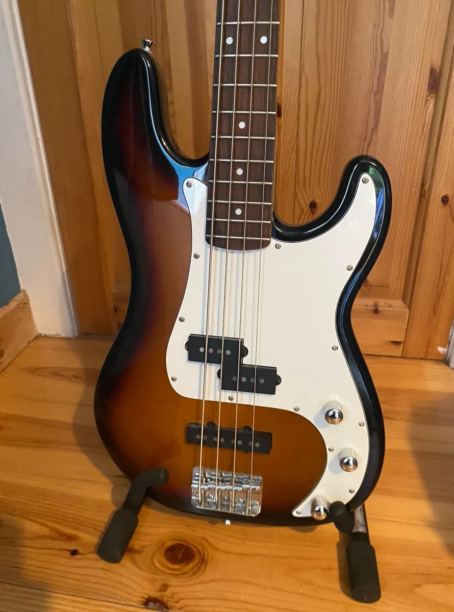 Fender Squier PJ Bass - Image 2