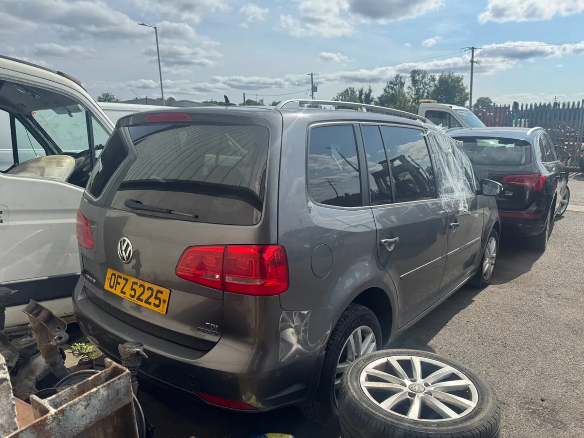 2013 Volkswagen Touran 1.6TDI BREAKING / PARTS - Image 2