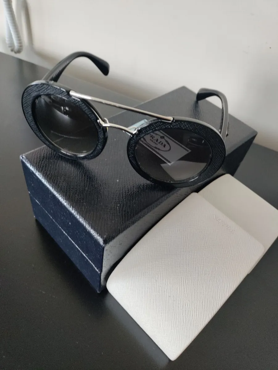 Ladies sunglasses - Image 1
