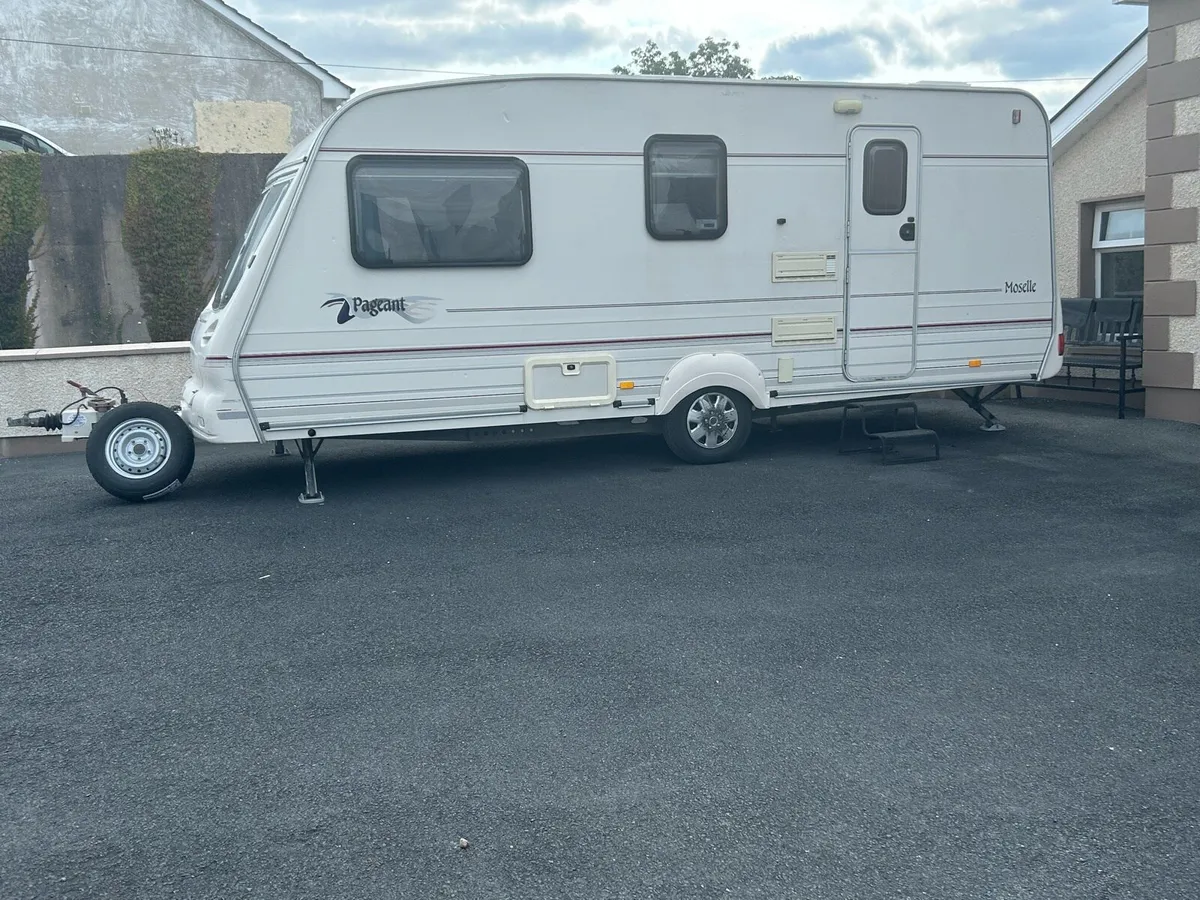 4 Berth Caravan - Image 1