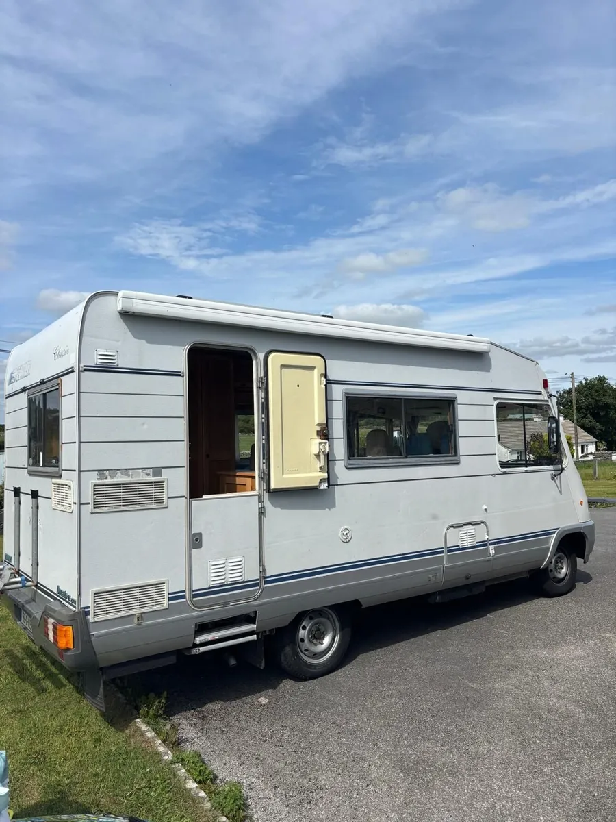 Camper/MotorHome - Image 4