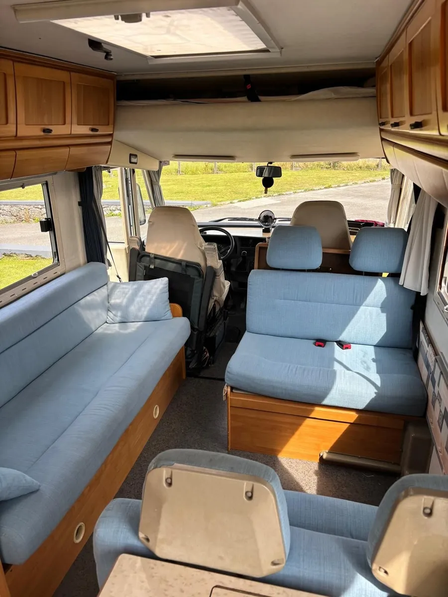 Camper/MotorHome - Image 2