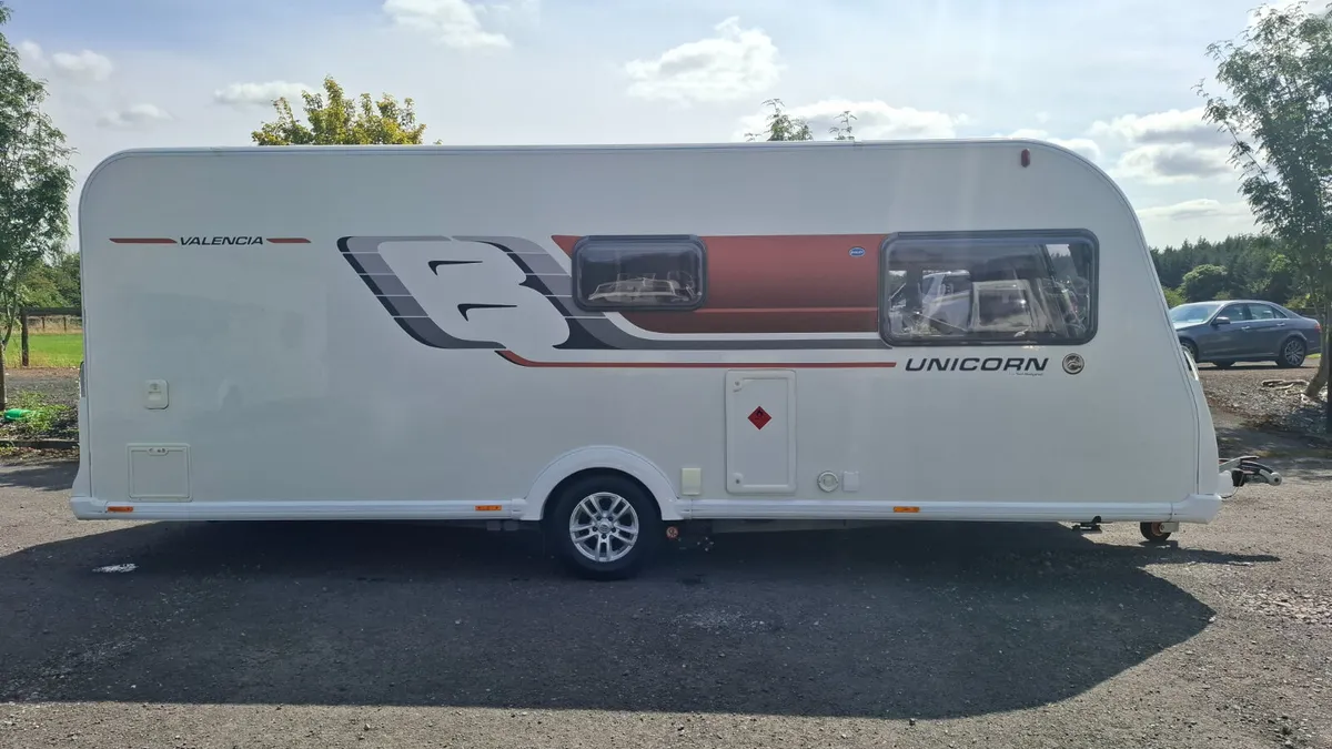 Bailey Unicorn Valencia 4 berth fixed bed - Image 3