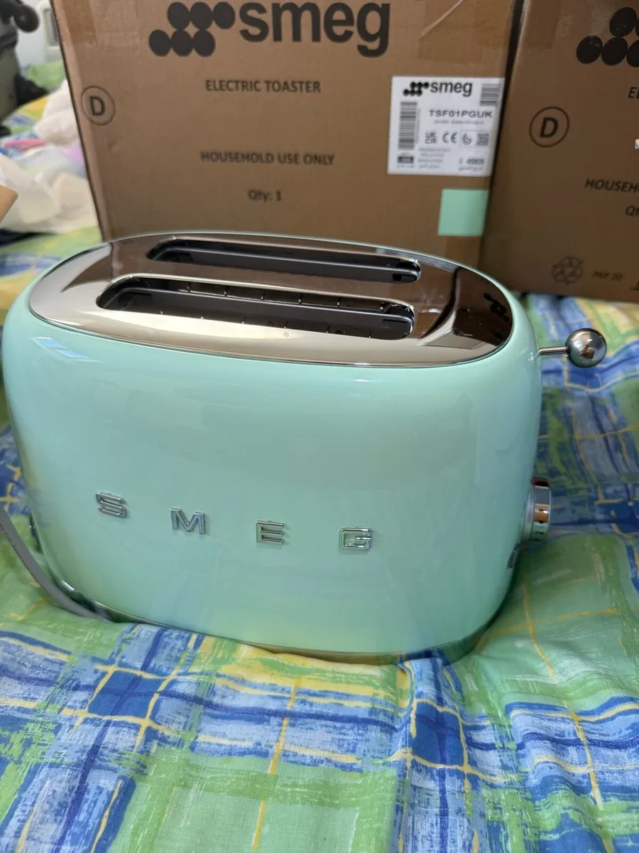 SMEG - Kettle and Toaster bundle - Image 3
