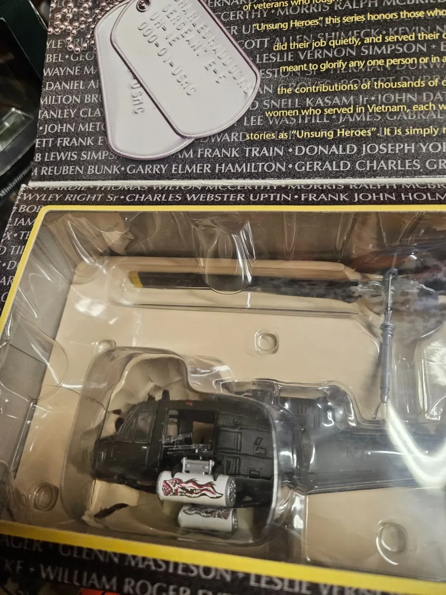 Corgi Vietnam Huey Helicopter - Image 4