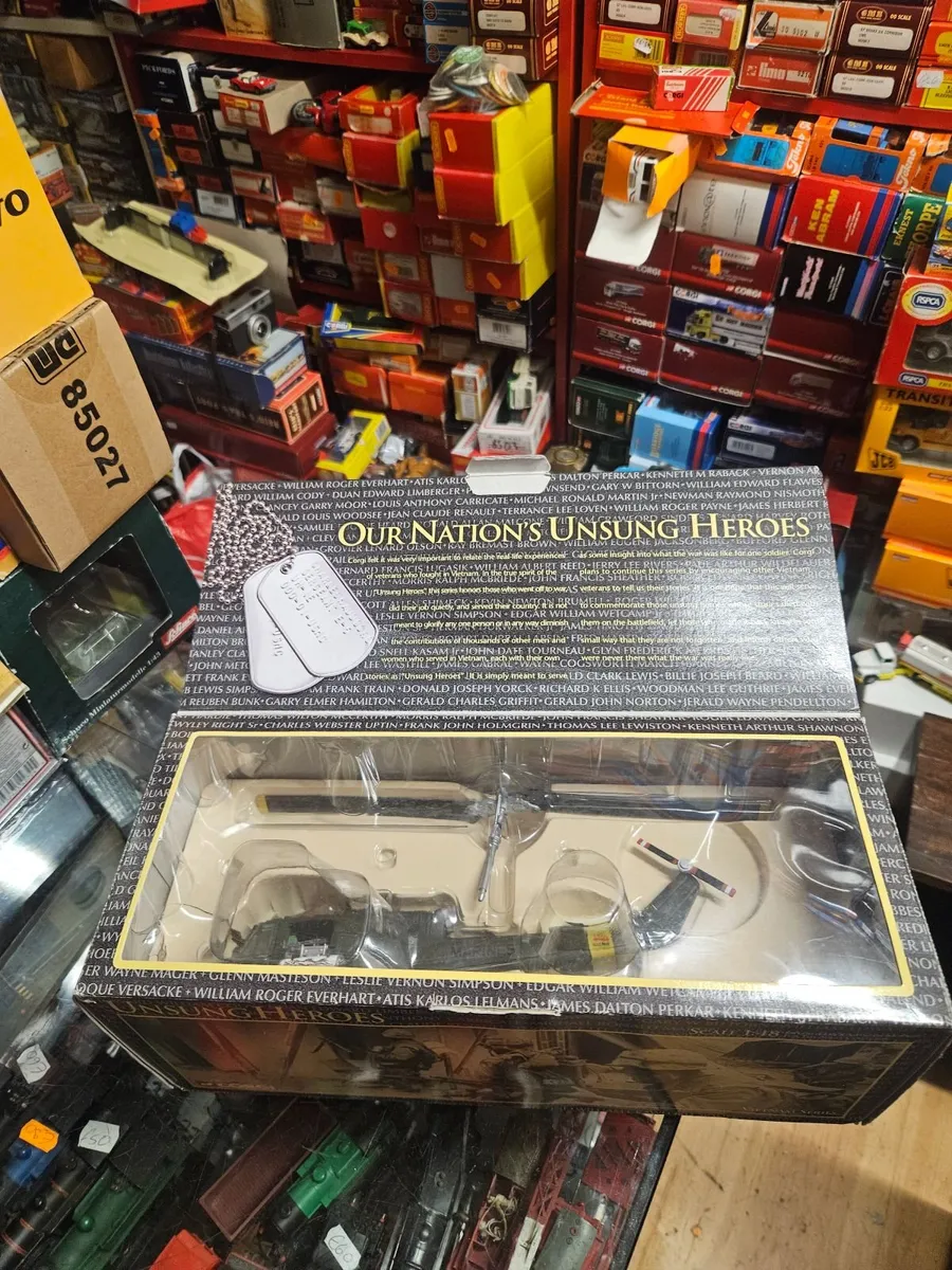 Corgi Vietnam Huey Helicopter - Image 1
