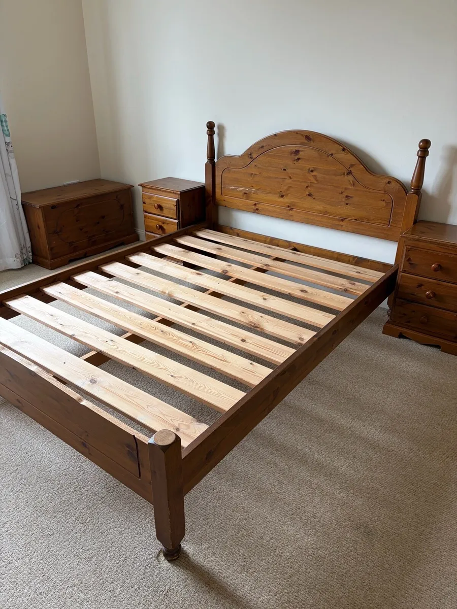 Bedroom Furniture Set - Image 1