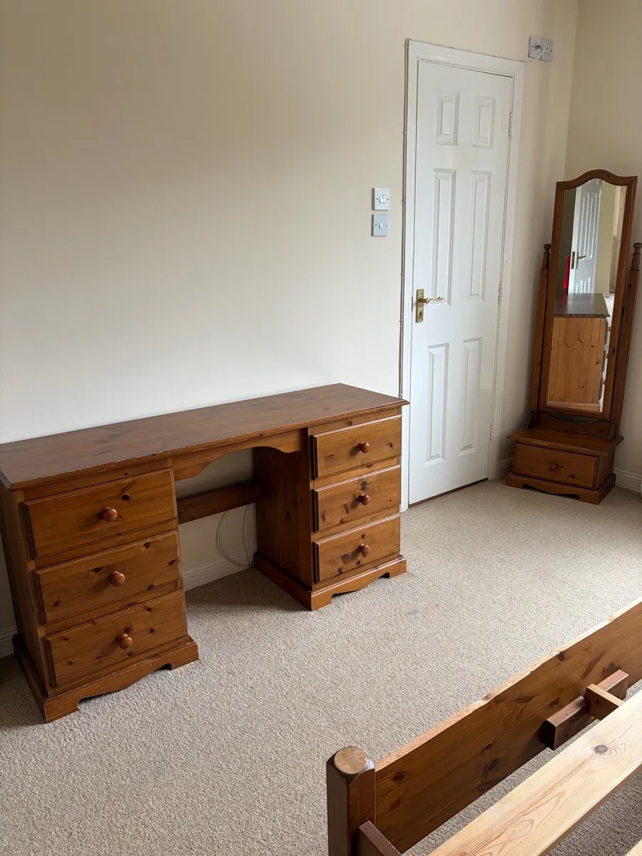 Bedroom Furniture Set - Image 2