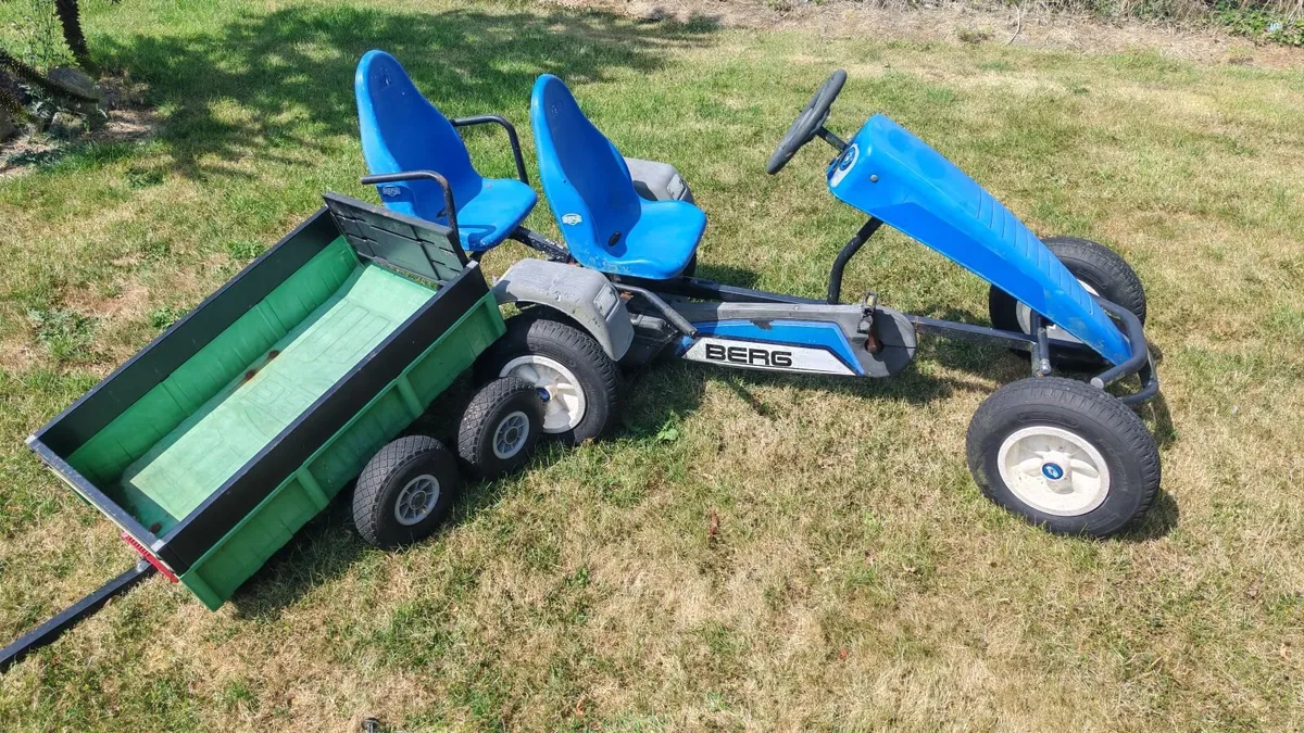 Berg Go kart with tipper trailer