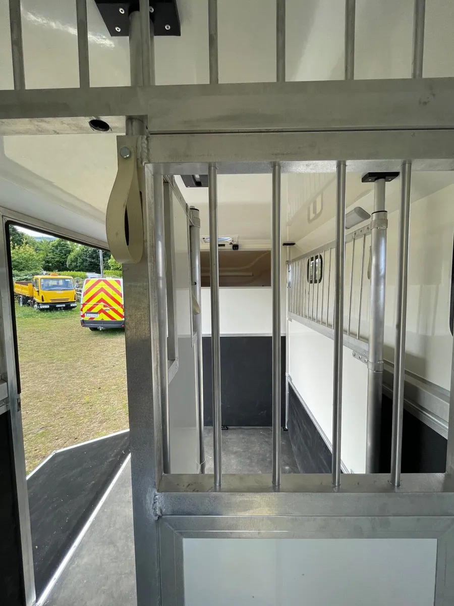 Horse box - Image 3