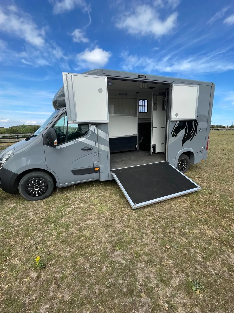 Horse box - Image 4