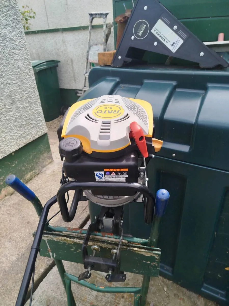 Outboard motor - Image 1
