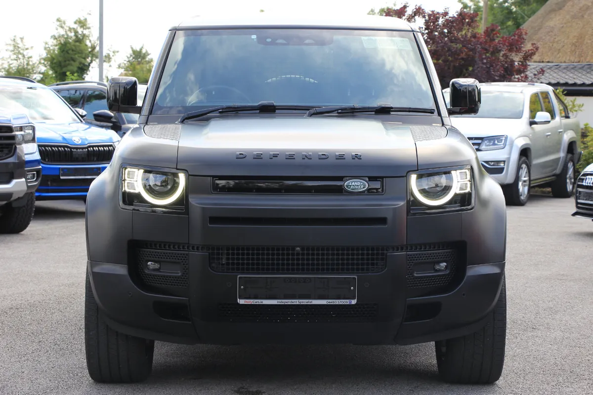 Defender 90 X Dynamic * Huge spec * Low Kms - Image 2