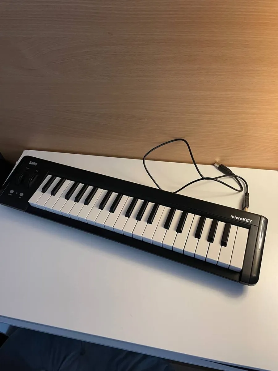 Korg microKEY2-37 MIDI keyboard - Image 1