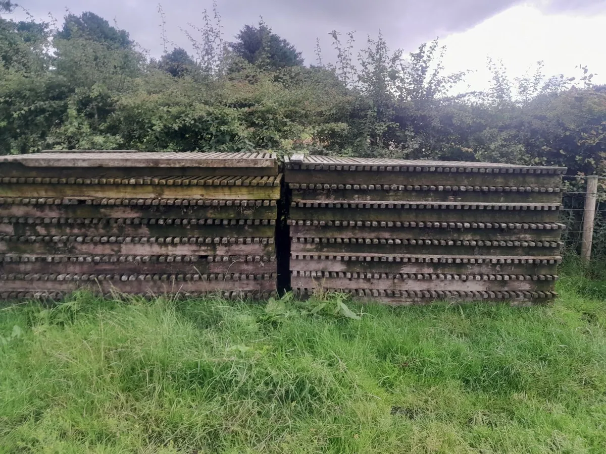 wooden sheep slats - Image 2