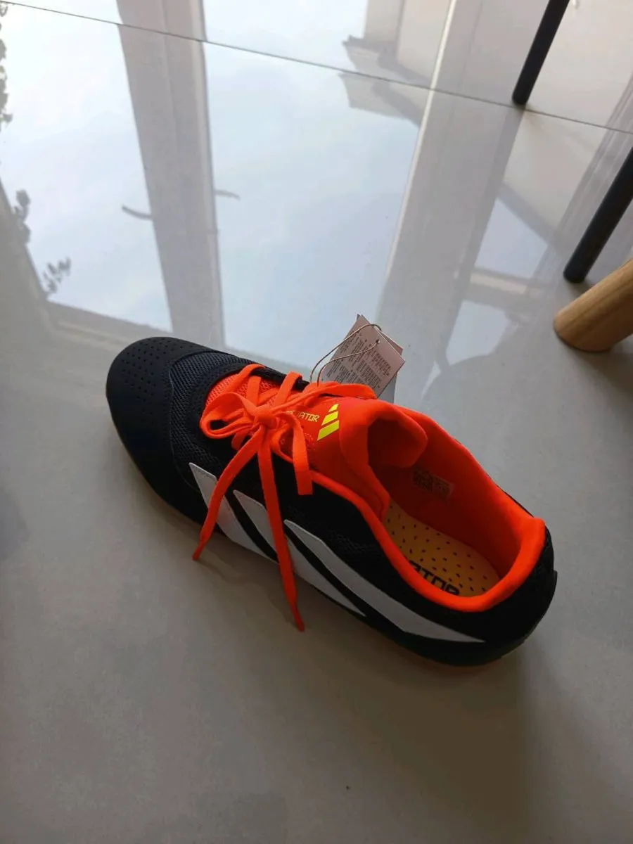 Addidas predator indoor shoes - Image 1