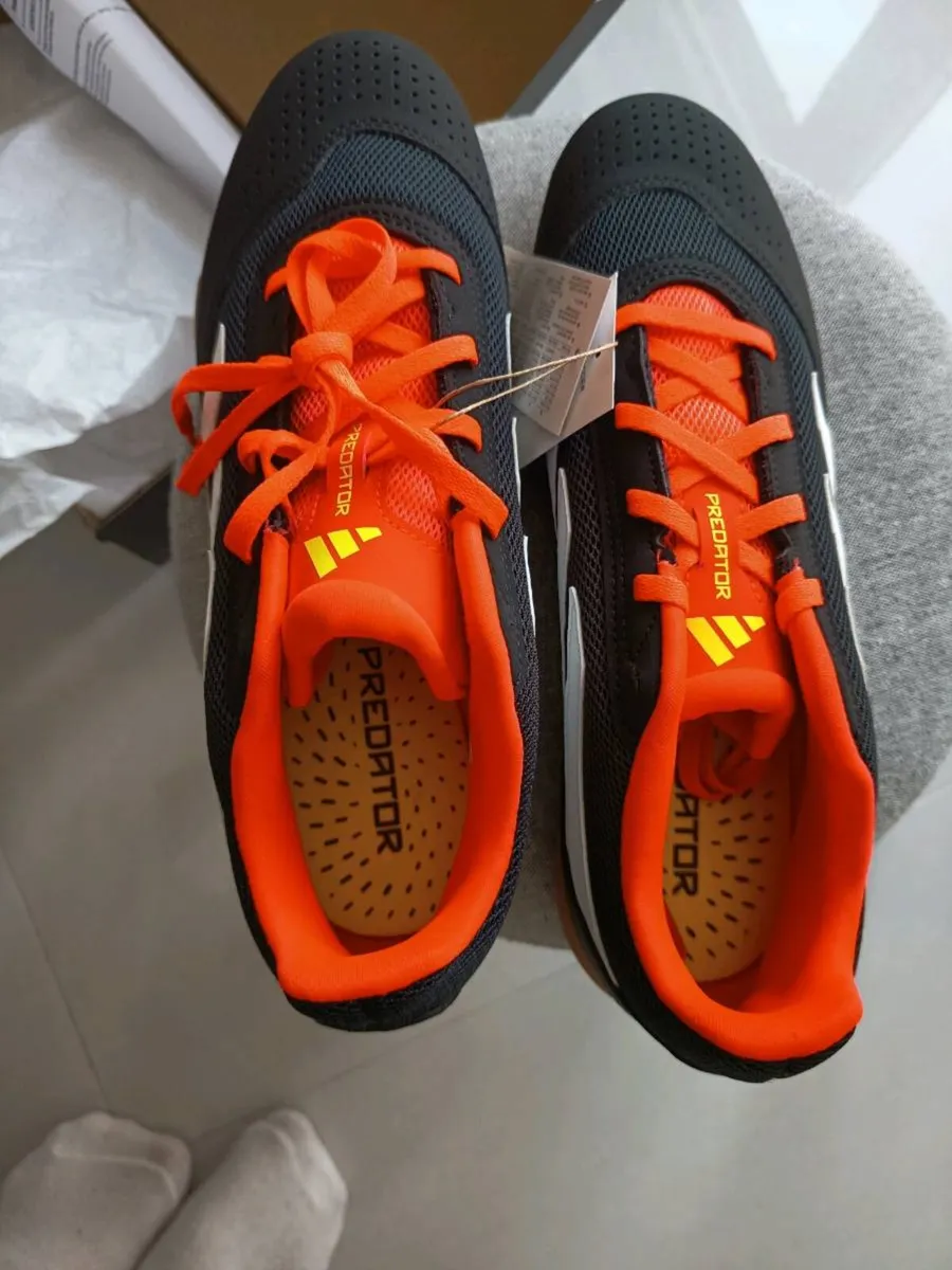 Addidas predator indoor shoes - Image 4