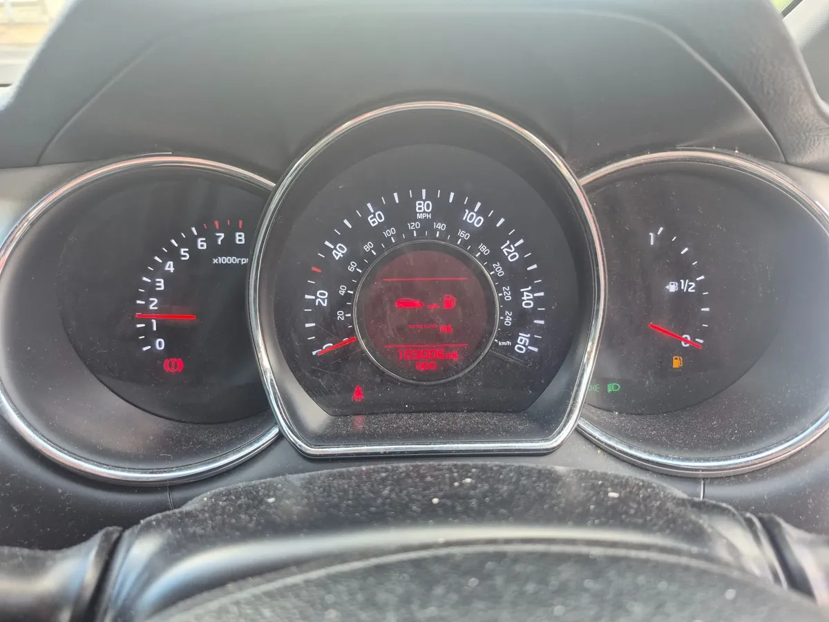 Kia Ceed 1.6 Petrol Manual – €2,500 ONO - Image 3