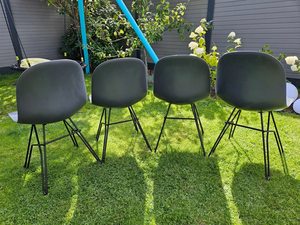 4 kitchen / dining room chairs - Image 4