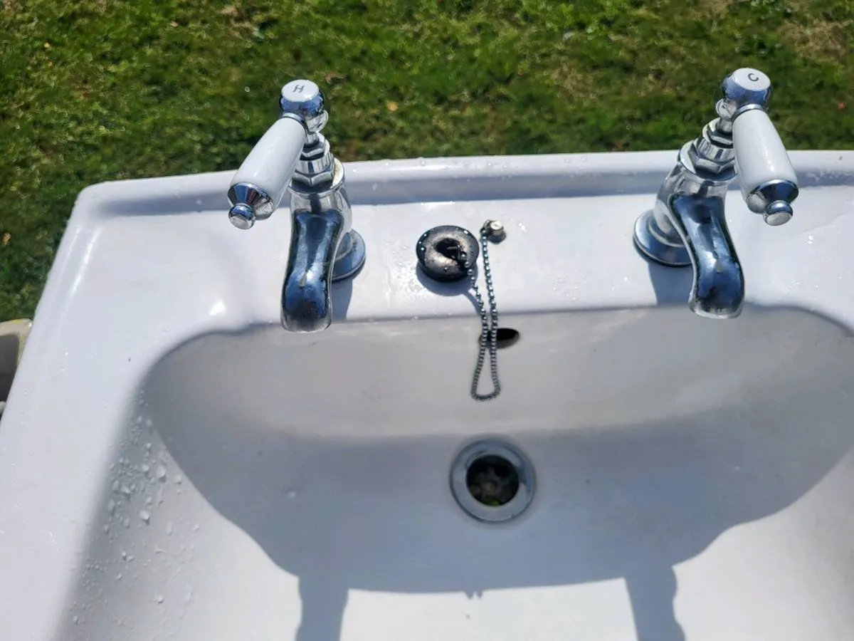 Toilet, Washhand basin and Shower Tray - Image 4