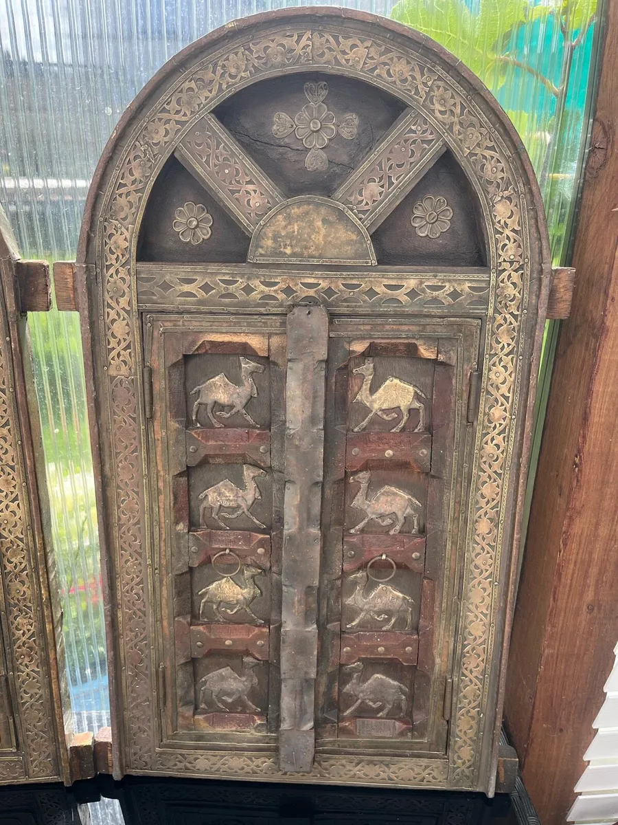Antique window - Image 2