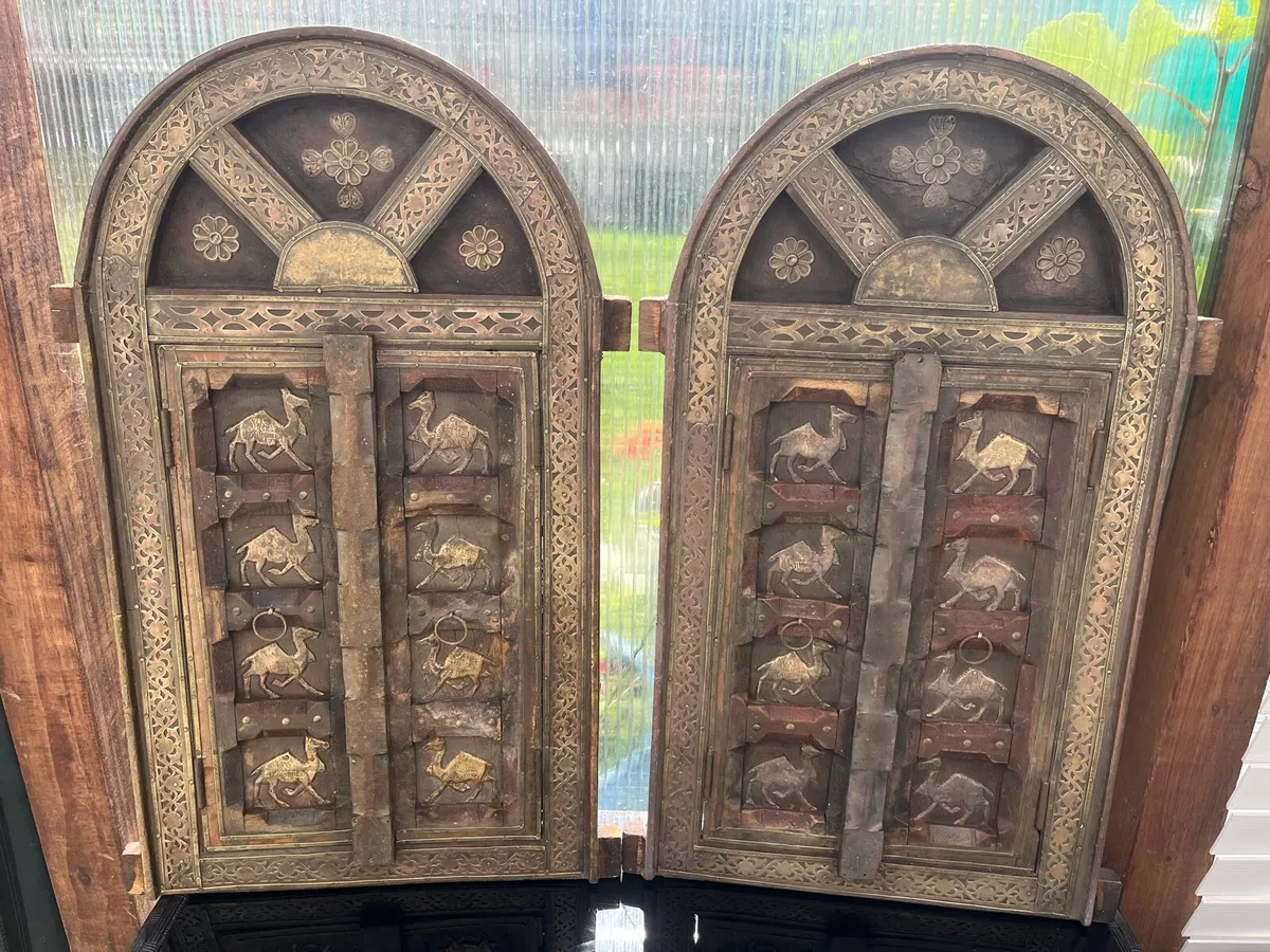 Antique window - Image 1