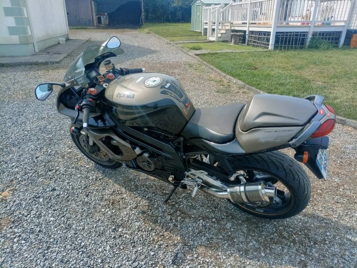 Very clean 05 Aprilla Falco sl1000.trade in - Image 4