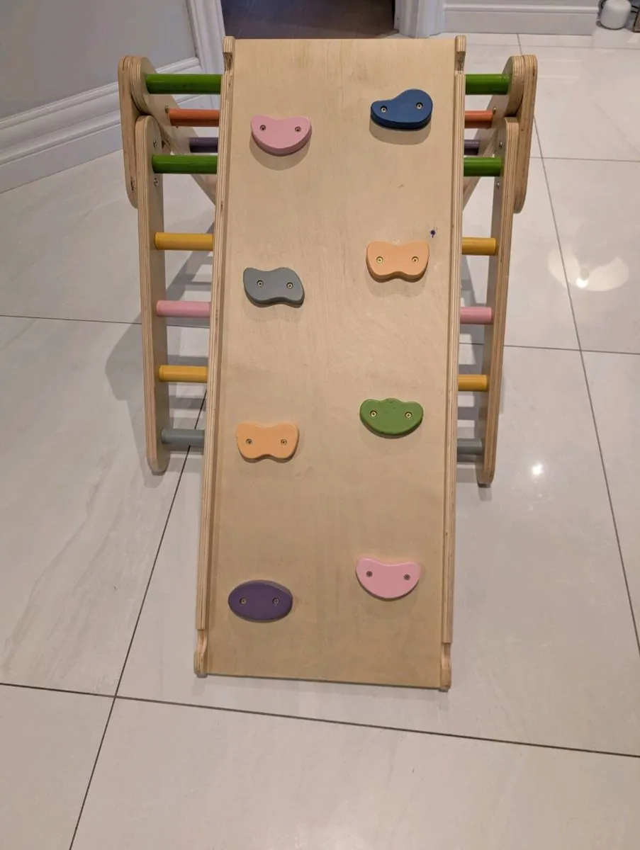 Wooden climbing frame - Image 2