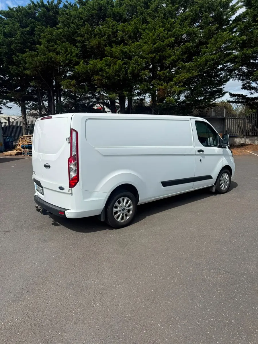 Ford Transit Custom Trend LWB 130HP - Low Mileage - Image 4