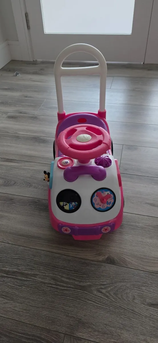 Disney Minnie Mouse 2-in-1 Activity Ride-On & Walk - Image 2