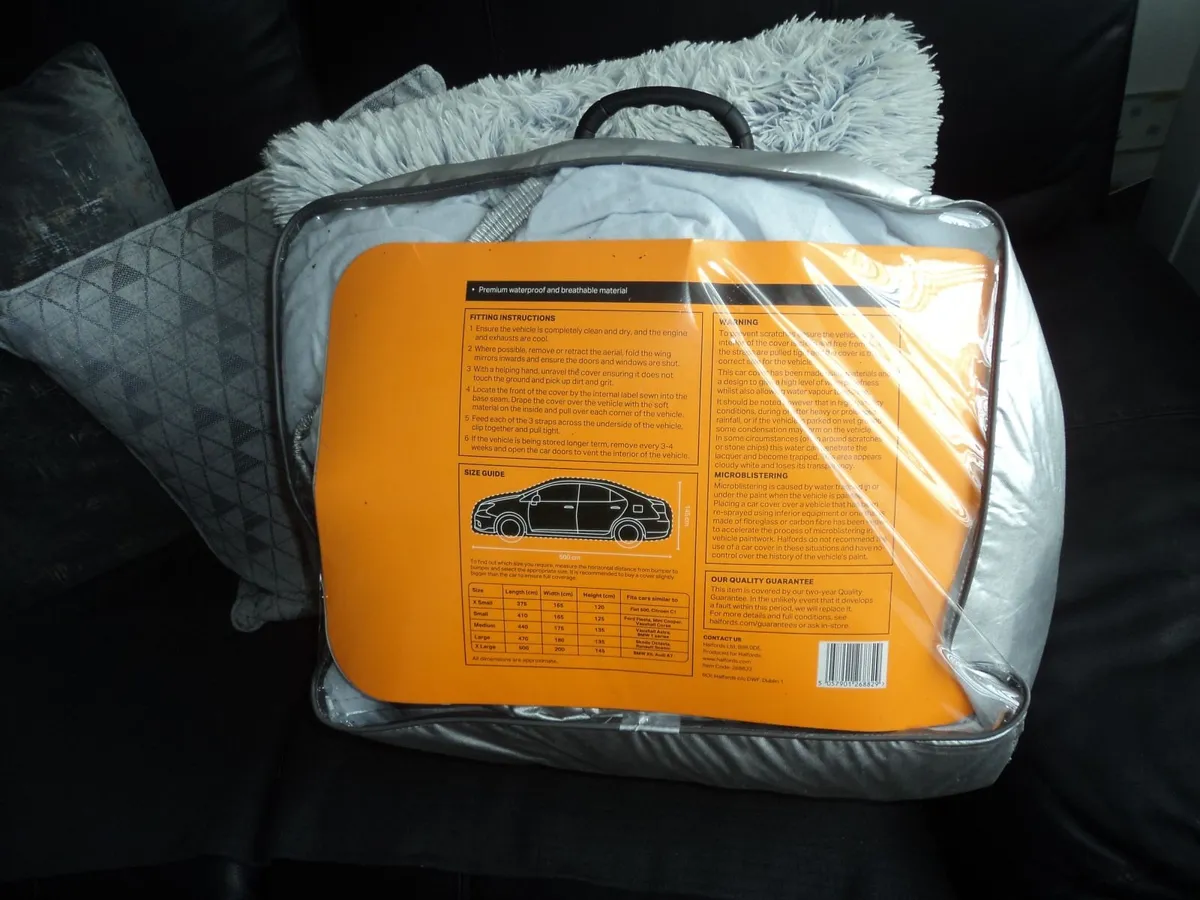 Halfords all season full car cover - Image 1