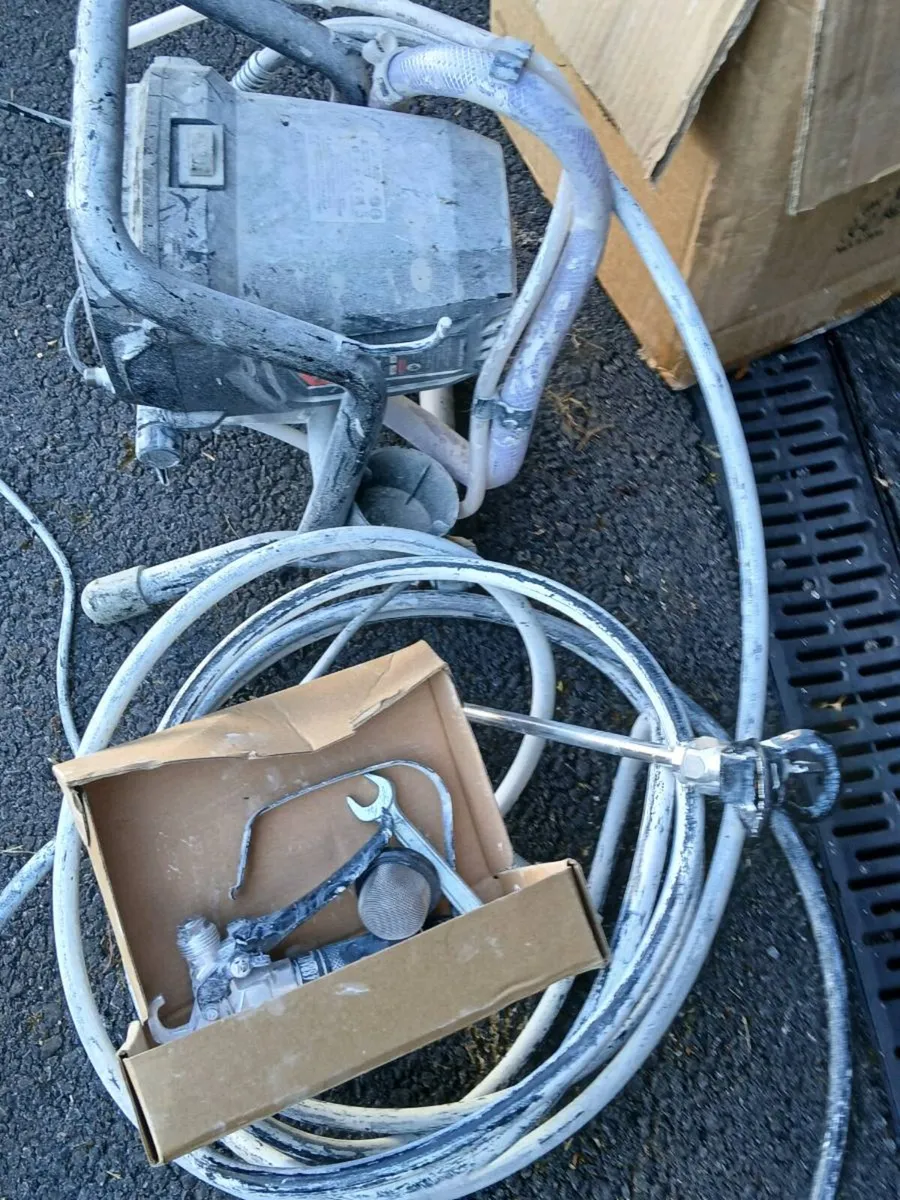 Paint sprayer - Image 1