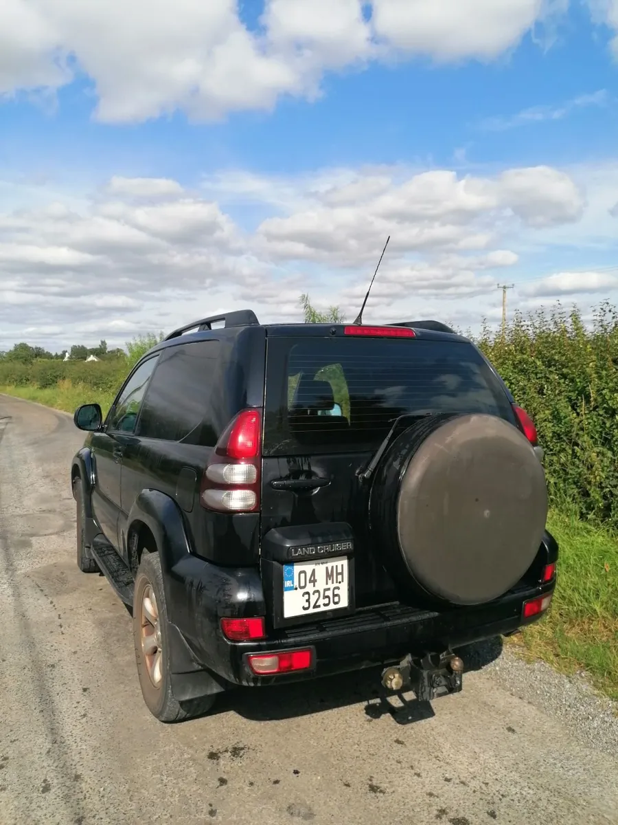 Toyota Land Cruiser 2004 - Image 2