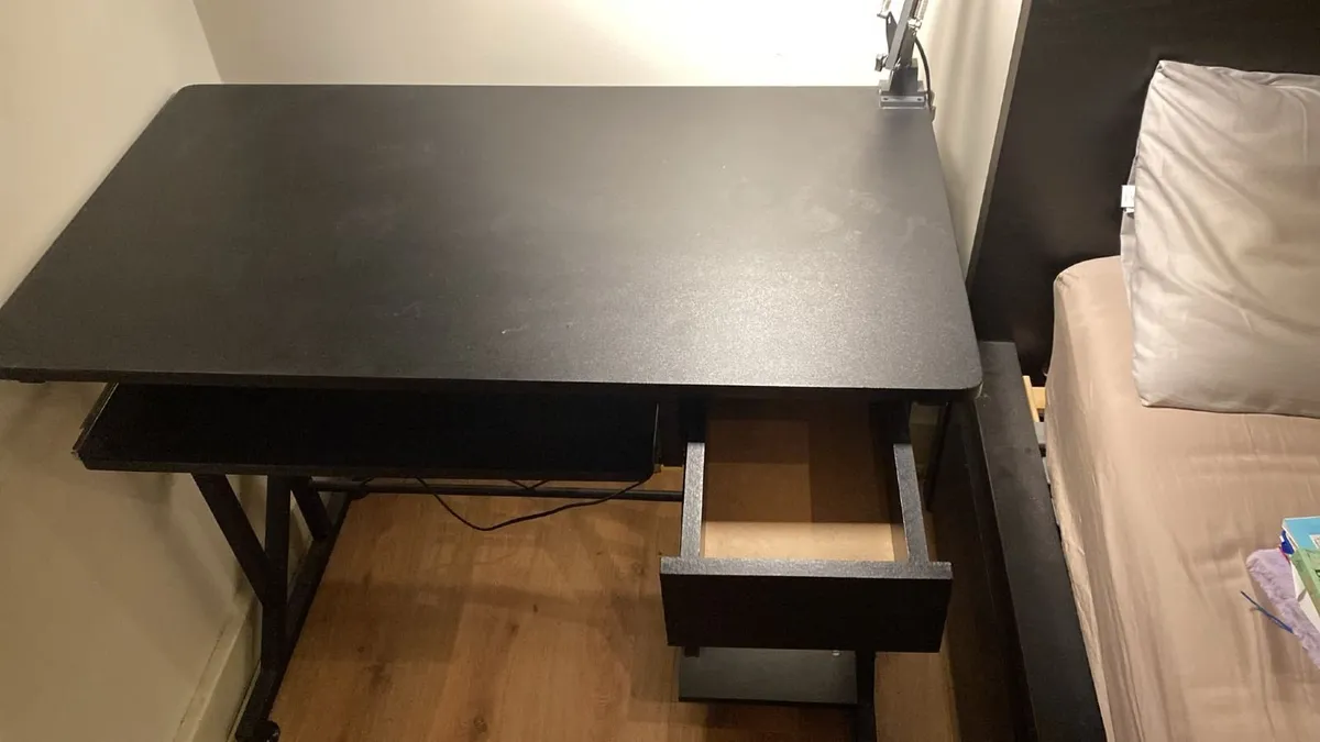 Computer table - Image 4